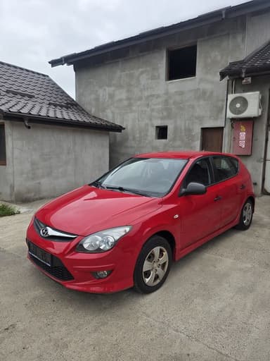 Hyundai i30 1.4 benzină Euro 5 2011