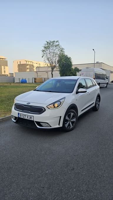 Kia Niro Hybrid 2017 / Prima înmatriculare 2018 – Cutie Automată, 1.6 Benzină, Carte Service, 2 Chei