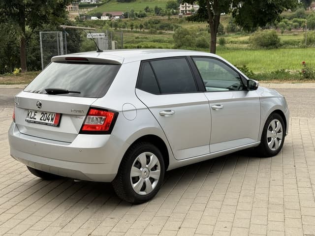 Skoda Fabia 1.0 Benzină 75 CP Highline – An 2015 – 169.000 km – Distribuție pe Curea – Navigație / Full Link