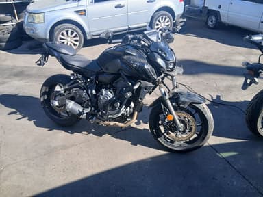 Yamaha MT-07 / MT – An 2021 – Pentru piese (avariată față) – 3.200 €