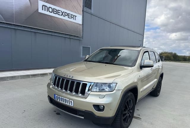 Jeep Grand Cherokee 3.0D V6 Euro 5 | 240 CP | 4x4 Permanent | Bi-xenon Adaptiv | Piele & Scaune Încălzite Față/Spate | Volan Încălzit | Jante 18" (Accept Variante)