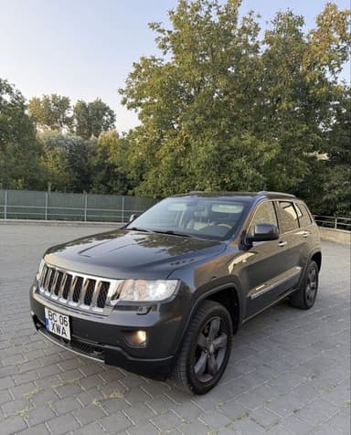 Jeep Grand Cherokee 3.0D V6 Euro 5 | 2012 | 240 CP | 4x4 Permanent | Pachet Asistență Șofer Plus | Scaune Ventilate & Încălzite | Jante 20" Perseo Silver (Accept Variante)