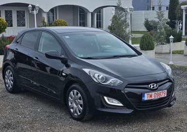 Hyundai i30 Hatchback 1.6 CRDi | Cutie Automată (Convertizor) | 2013 | 171.000 km | Numere Roșii