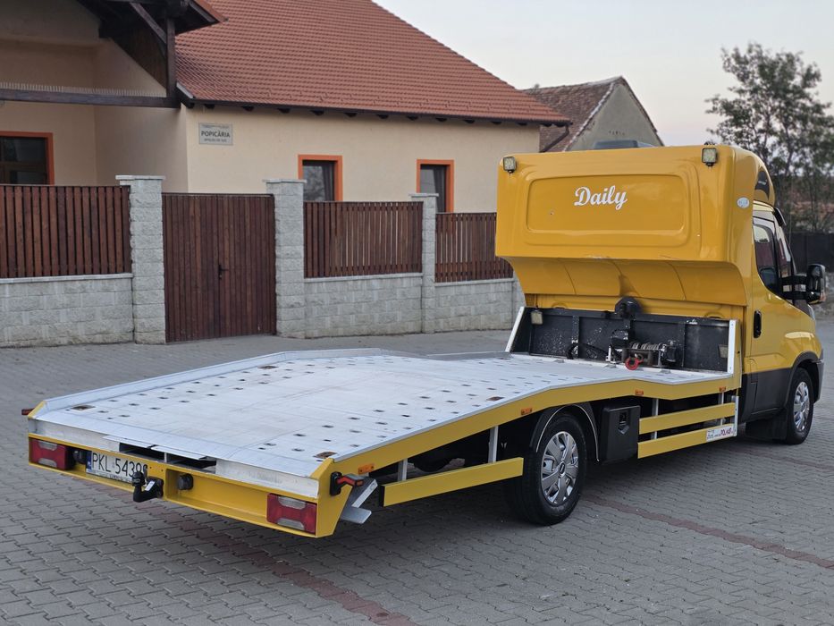 Iveco Daily Autoplatformă (An 2019) – Motor 3.0 180 CP, Euro 6 | 3.5 T (Cat. B) | Full Opțiuni (Dormitor, Webasto, Perne Aer) - Imagine 4