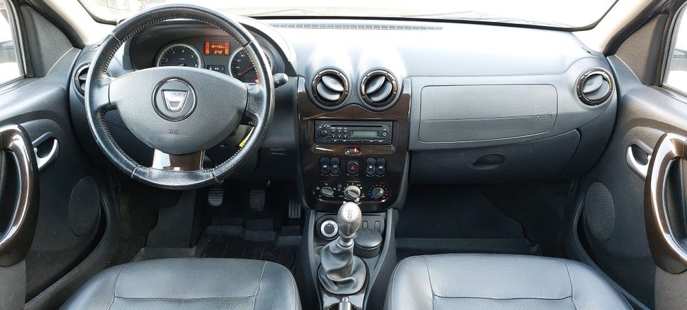 Dacia Duster Prestige 4x4 (An 2011 / Luna 06) - Imagine 4