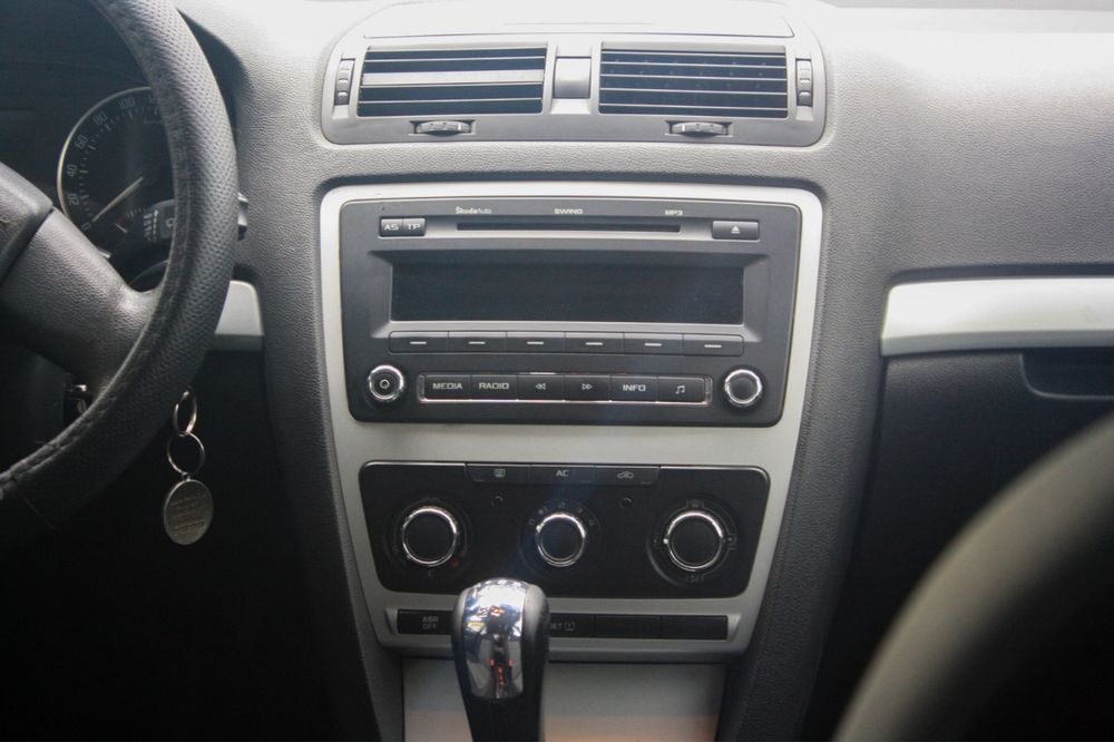 Skoda Octavia 1,6diesel 2010 - Imagine 6