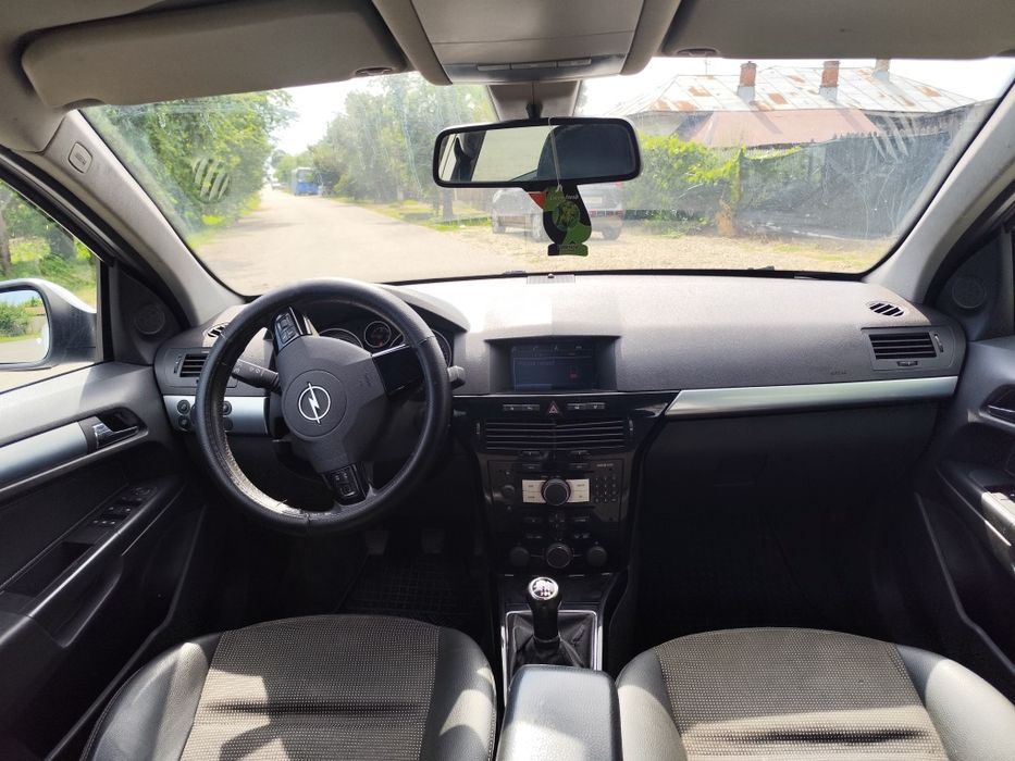 Opel Astra 2011 Diesel 1.7L Manuală - Imagine 3