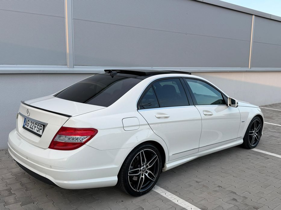 Mercedes-Benz C 220 Pachet AMG de fabrică 2011 Euro 5 – 170 CP, Cutie Automată 5G-Tronic, Panoramic, Jante R18 - Imagine 4