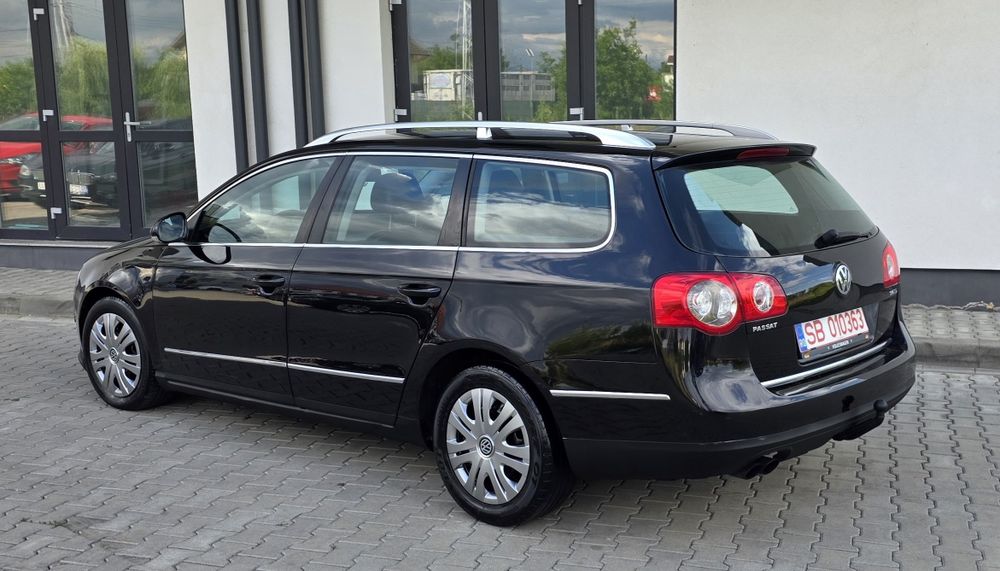 Volkswagen Passat 2007 – 2.0 TDI 170 CP, Cutie Manuală 6+1 Trepte, Interior Piele, Navigație Mare - Imagine 4