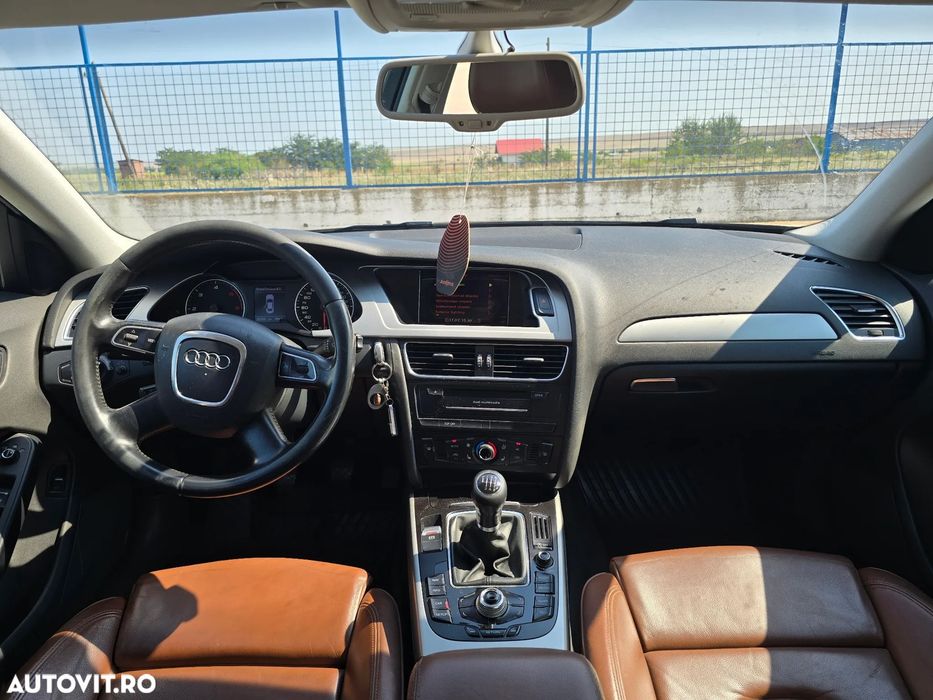Audi A4 B8 2010, Unic Proprietar România din 2014, Interior Piele, Scaune S-Line, Încălzire în scaune - Imagine 5