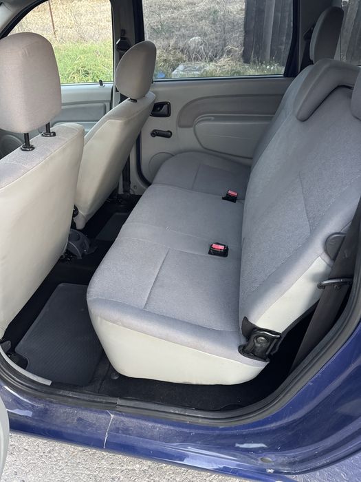 Dacia Logan MCV 2010 Benzină 1.4L Manuală - Imagine 4