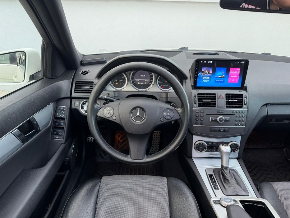 Mercedes-Benz C 220 Pachet AMG de fabrică 2011 Euro 5 – 170 CP, Cutie Automată 5G-Tronic, Panoramic, Jante R18 - Imagine 5