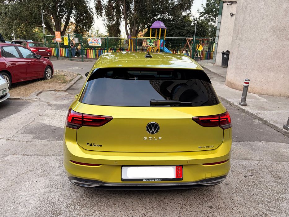 Volkswagen Golf 8 1.4 eHybrid 210 CP 2020-2024 – Piele Alcantara Romburi, Masaj, Faruri Full LED, Jante R20 - Imagine 6
