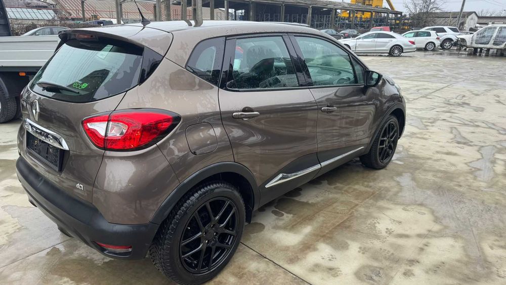 Renault Captur 1.5 dCi 90 CP - Imagine 4