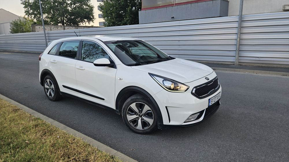 Kia Niro Hybrid 2017 / Prima înmatriculare 2018 – Cutie Automată, 1.6 Benzină, Carte Service, 2 Chei - Imagine 2