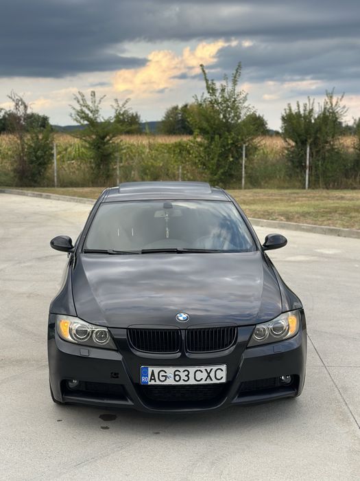 BMW E90 320d M Pachet 2008 – 177 CP, Navigație Mare, Trapă, Scaune Alcantara, Două Seturi de Jante - Imagine 4
