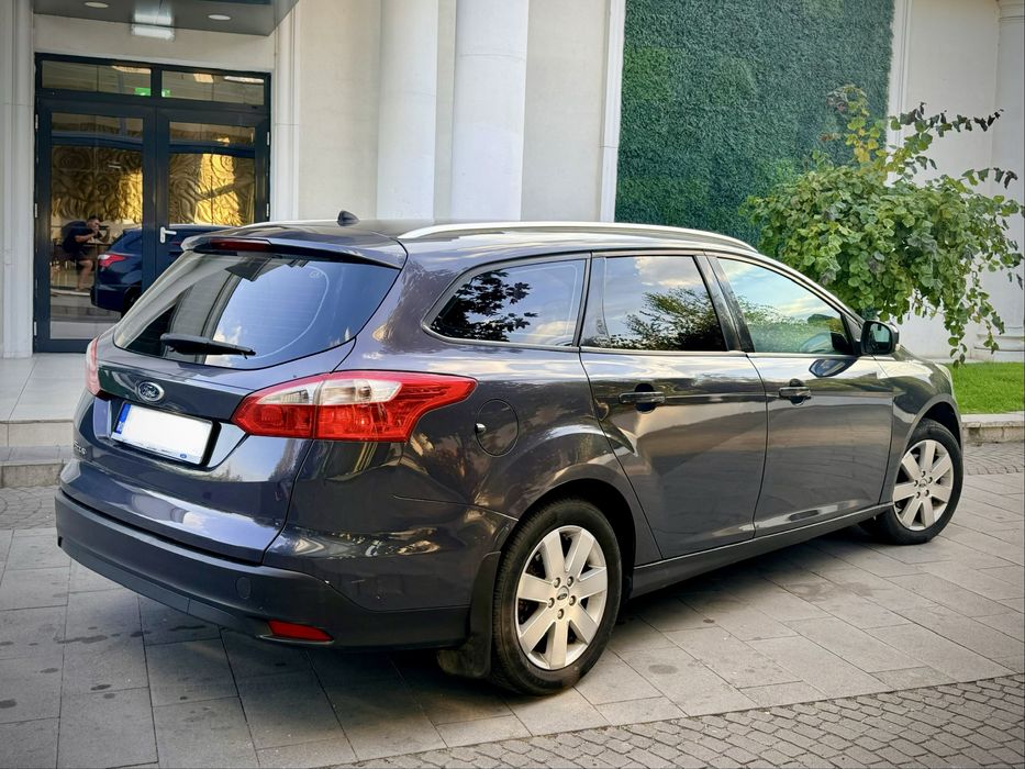 Ford Focus Kombi 1.6 TDCi 116 CP, An 2011, Euro 5, Proprietar România - Imagine 4