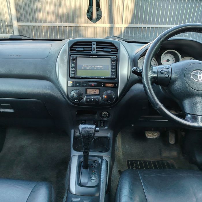 Toyota RAV4 2005 2.0 Benzină + GPL Omologat – 110 CP, 4x4 Permanent, Automată, Volan Pe Dreapta, Înmatriculată RO - Imagine 6