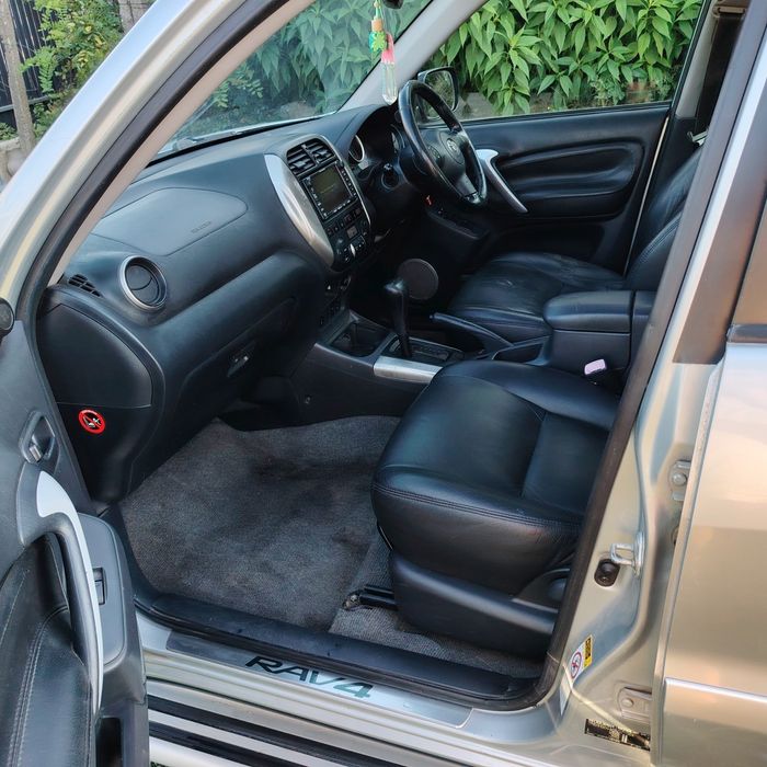 Toyota RAV4 2005 2.0 Benzină + GPL Omologat – 110 CP, 4x4 Permanent, Automată, Volan Pe Dreapta, Înmatriculată RO - Imagine 7