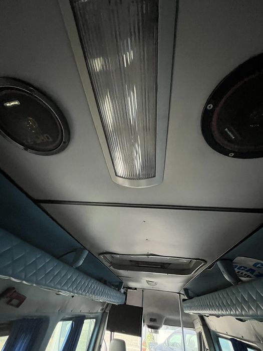 Volkswagen Crafter 2010 Diesel 2.5L Manuală - Imagine 8
