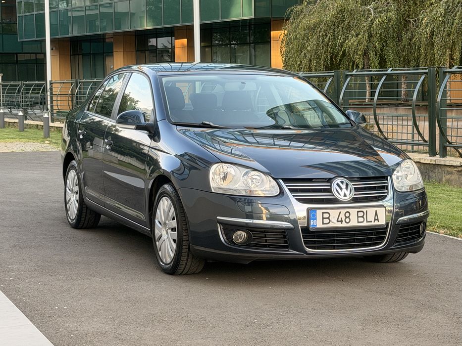 Volkswagen Jetta 1.6 Benzină Euro 5 2010 · 26.000 km