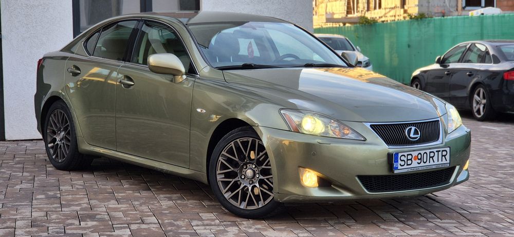 Lexus IS 250 (2008) – 2.5 Benzină V6, 208 CP, 93.000 km