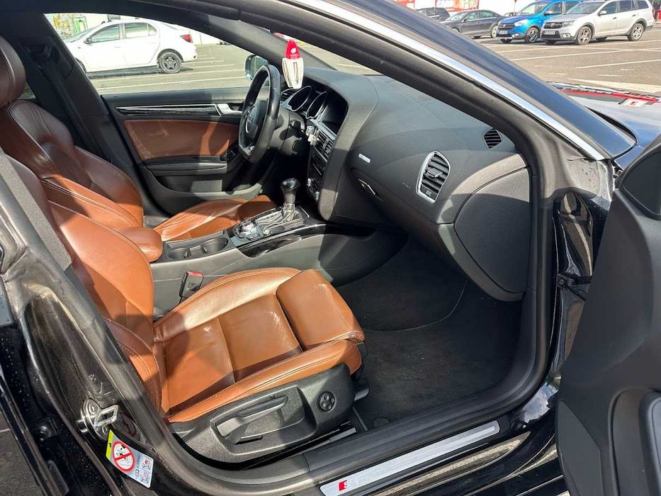 Audi A5 / (Pachet 3x S-Line) | Serie WAUZZZ8T3CA060057 | Interior Piele Cognac & Plafon Negru | Jante R19 - Imagine 8