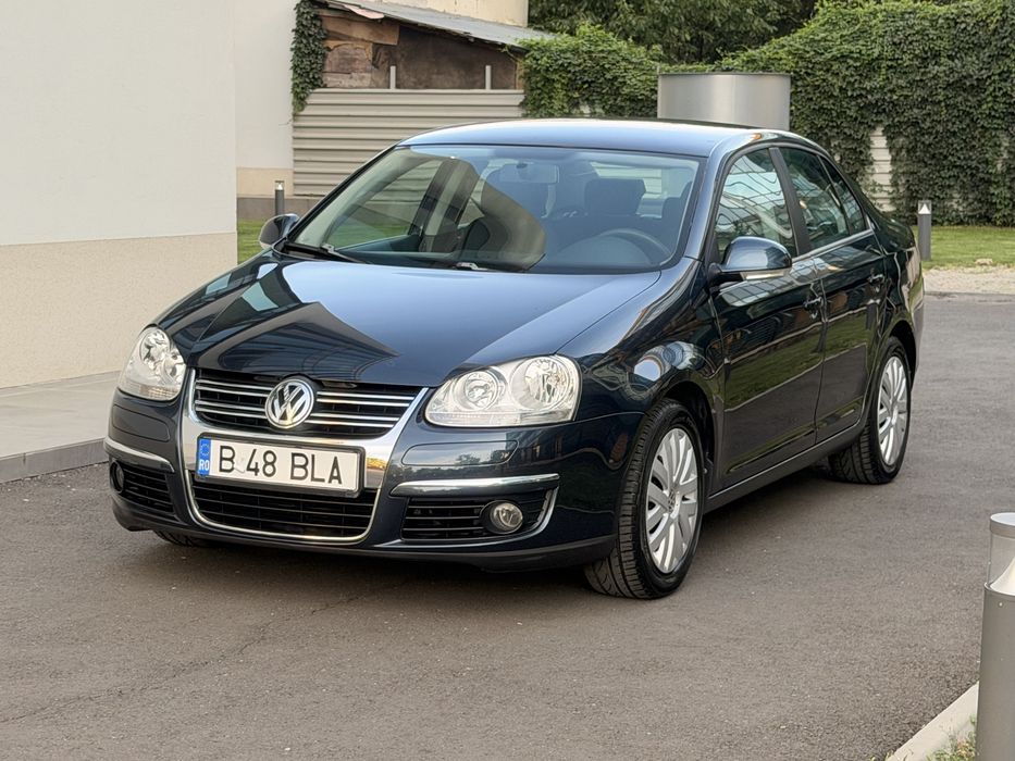 Volkswagen Jetta 1.6 Benzină Euro 5 2010 · 26.000 km - Imagine 2