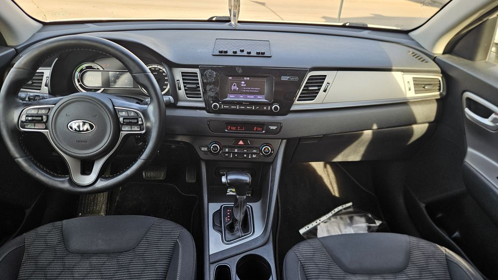 Kia Niro Hybrid 2017 / Prima înmatriculare 2018 – Cutie Automată, 1.6 Benzină, Carte Service, 2 Chei - Imagine 7