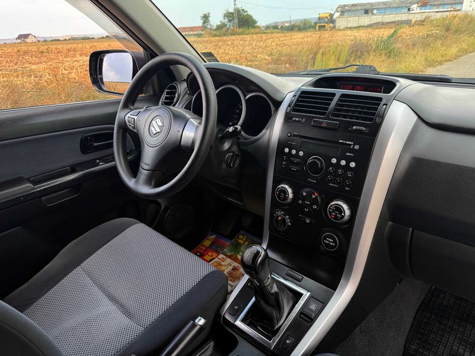 Suzuki Grand Vitara 1.9 DDiS 2008 – 4x4 cu Reductor și Diferențial Blocabil, Keyless Entry/Go - Imagine 8