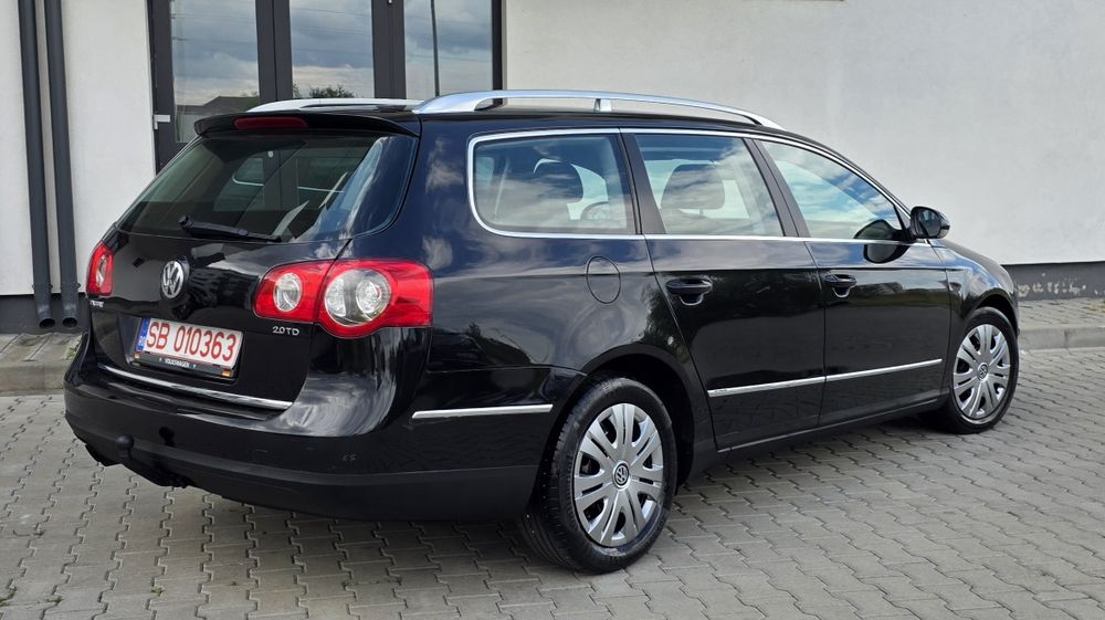 Volkswagen Passat 2007 – 2.0 TDI 170 CP, Cutie Manuală 6+1 Trepte, Interior Piele, Navigație Mare - Imagine 2