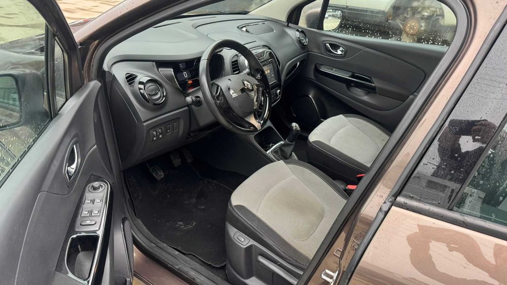 Renault Captur 1.5 dCi 90 CP - Imagine 8