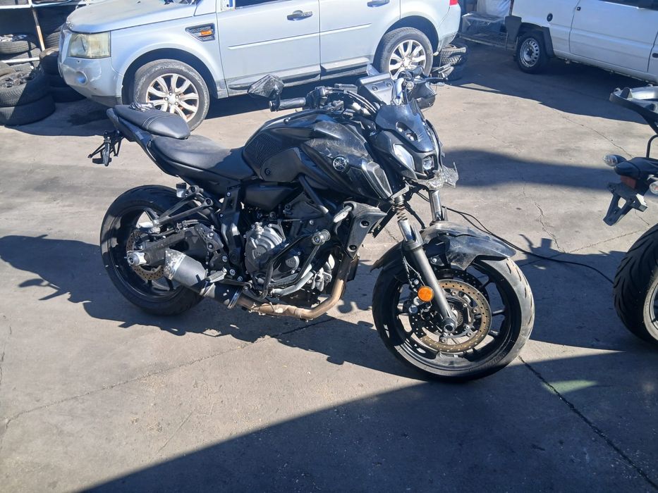 Yamaha MT-07 / MT – An 2021 – Pentru piese (avariată față) – 3.200 €