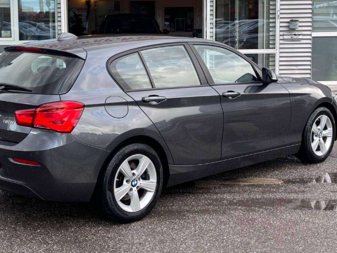 BMW 120i Advantage Automată – 184 CP – Tracțiune Spate – Full Piele / LED – TÜV Mai 2028 - Imagine 6