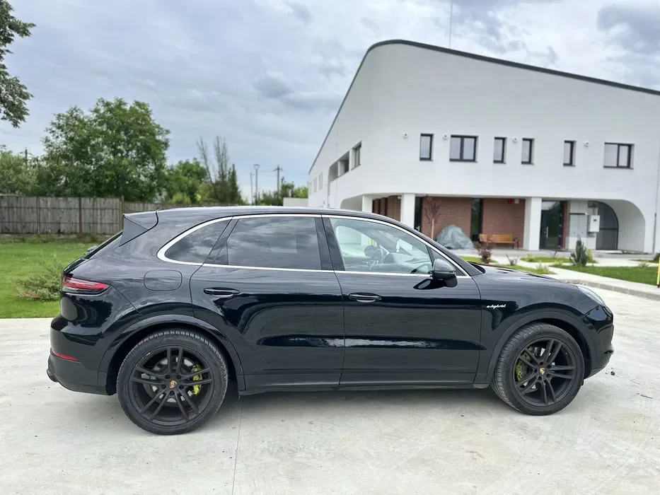 Porsche Cayenne E-Hybrid 2018 | 462 CP | 125.000 km | Istoric curat | Fără Schimb - Imagine 4