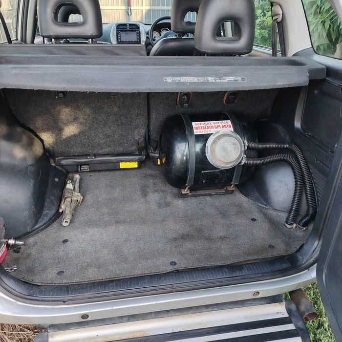 Toyota RAV4 2005 2.0 Benzină + GPL Omologat – 110 CP, 4x4 Permanent, Automată, Volan Pe Dreapta, Înmatriculată RO - Imagine 5