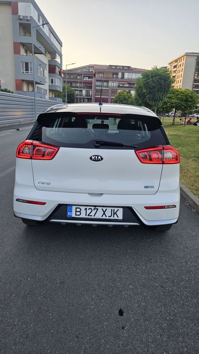 Kia Niro Hybrid 2017 / Prima înmatriculare 2018 – Cutie Automată, 1.6 Benzină, Carte Service, 2 Chei - Imagine 6