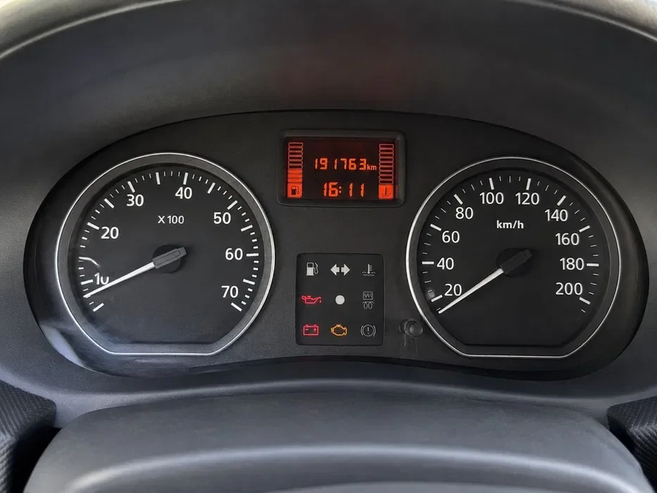 Dacia Logan MCV Facelift 2012 BlackLine | 7 Locuri | 1.6 MPI + GPL Valabil 2034 | Aer Condiționat | Primul Proprietar - Imagine 2