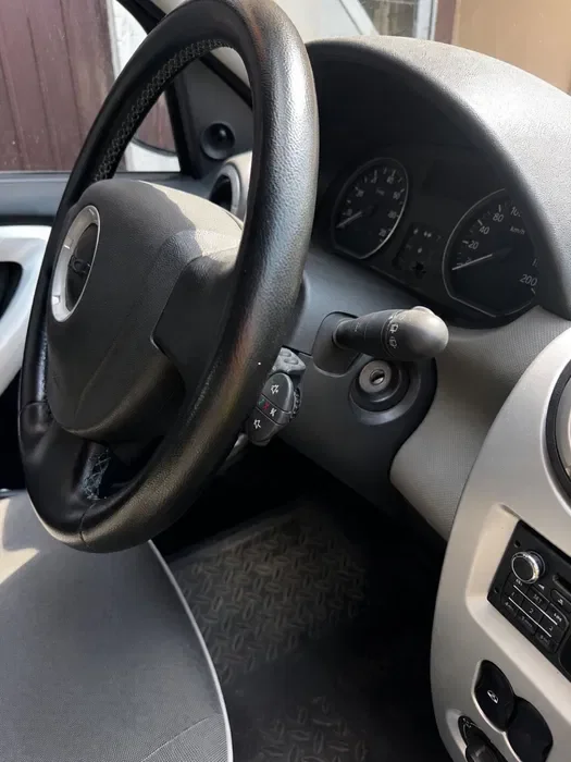 Dacia Logan MCV Facelift 2012 BlackLine | 7 Locuri | 1.6 MPI + GPL Valabil 2034 | Aer Condiționat | Primul Proprietar - Imagine 4