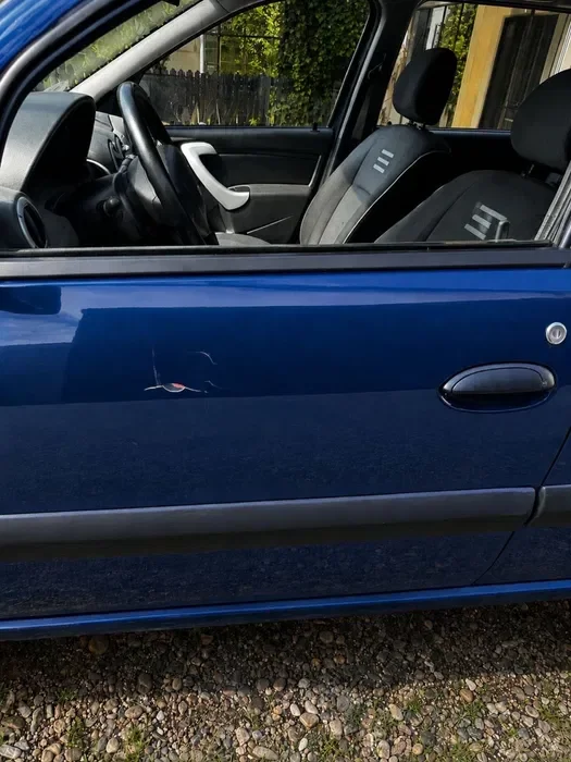 Dacia Logan MCV Facelift 2012 BlackLine | 7 Locuri | 1.6 MPI + GPL Valabil 2034 | Aer Condiționat | Primul Proprietar - Imagine 6