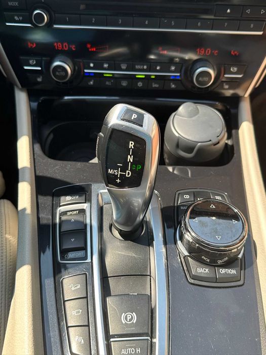 BMW 535d xDrive Gran Turismo (2011) Motorizare: 3.0 Diesel Bi-Turbo (299 CP) - Imagine 7
