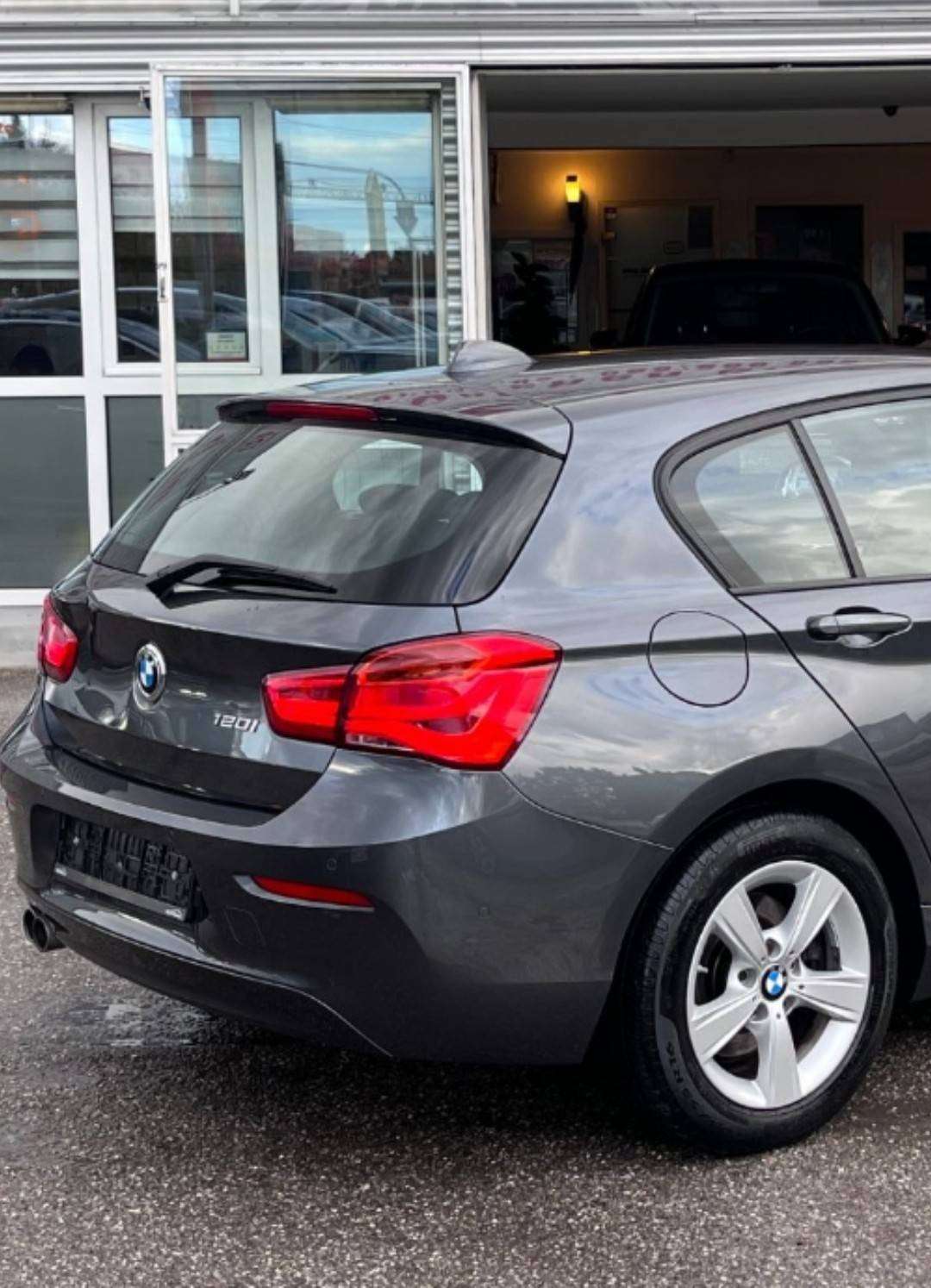 BMW 120i Advantage Automată – 184 CP – Tracțiune Spate – Full Piele / LED – TÜV Mai 2028 - Imagine 5