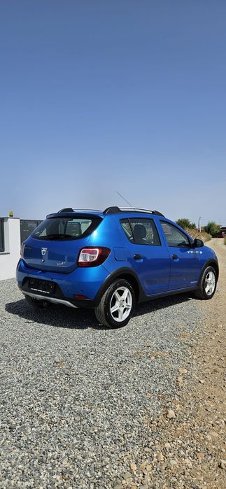 Dacia Sandero Stepway 1.5 dCi (90 CP) – Euro 5 (An 2014) | Navigație, Clima, Cârlig | Carte service la zi - Imagine 5