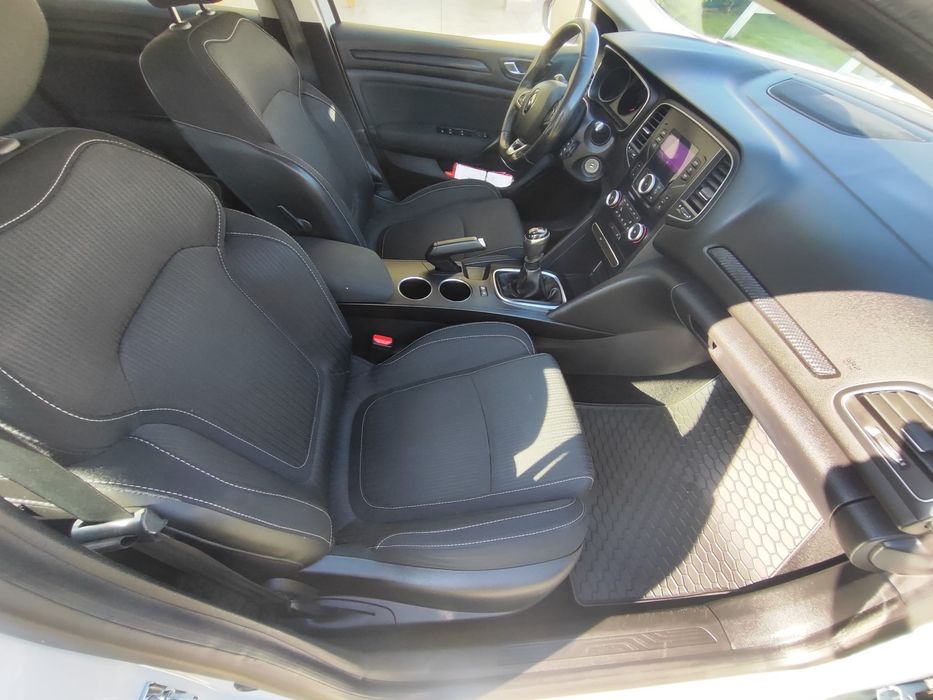 Renault Megane 1.6 Benzină 2017 Euro 6 – Stare Impecabilă, Climatronic, Pilot Automat, Pachet Crom - Imagine 7