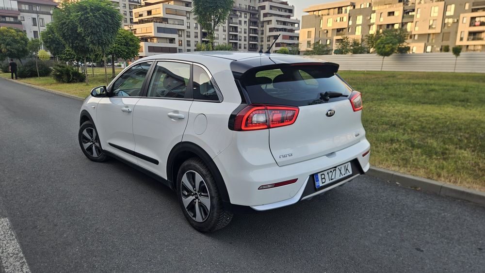 Kia Niro Hybrid 2017 / Prima înmatriculare 2018 – Cutie Automată, 1.6 Benzină, Carte Service, 2 Chei - Imagine 5