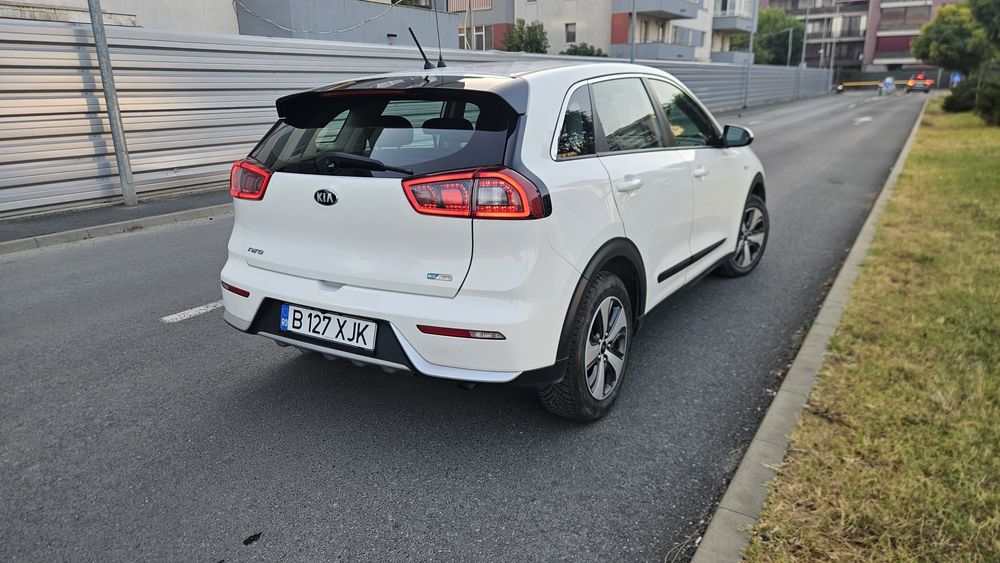 Kia Niro Hybrid 2017 / Prima înmatriculare 2018 – Cutie Automată, 1.6 Benzină, Carte Service, 2 Chei - Imagine 4