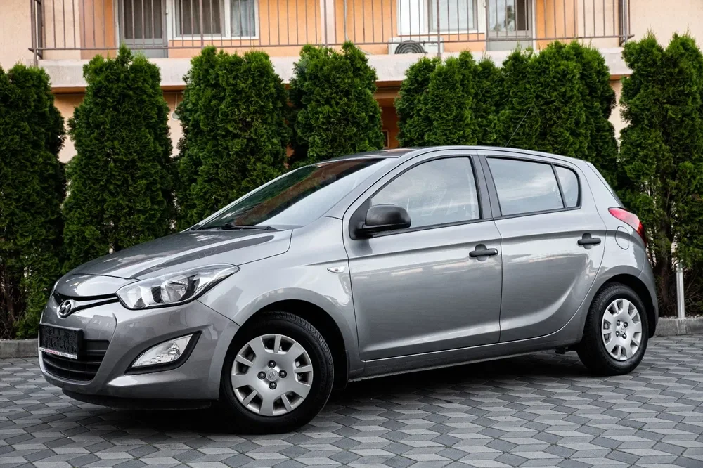 Hyundai i20 2013 | 1.2 Benzină Aspirat | Distribuție Lanț | Climă | 163.739 Km Reali | Recent Import - Imagine 2