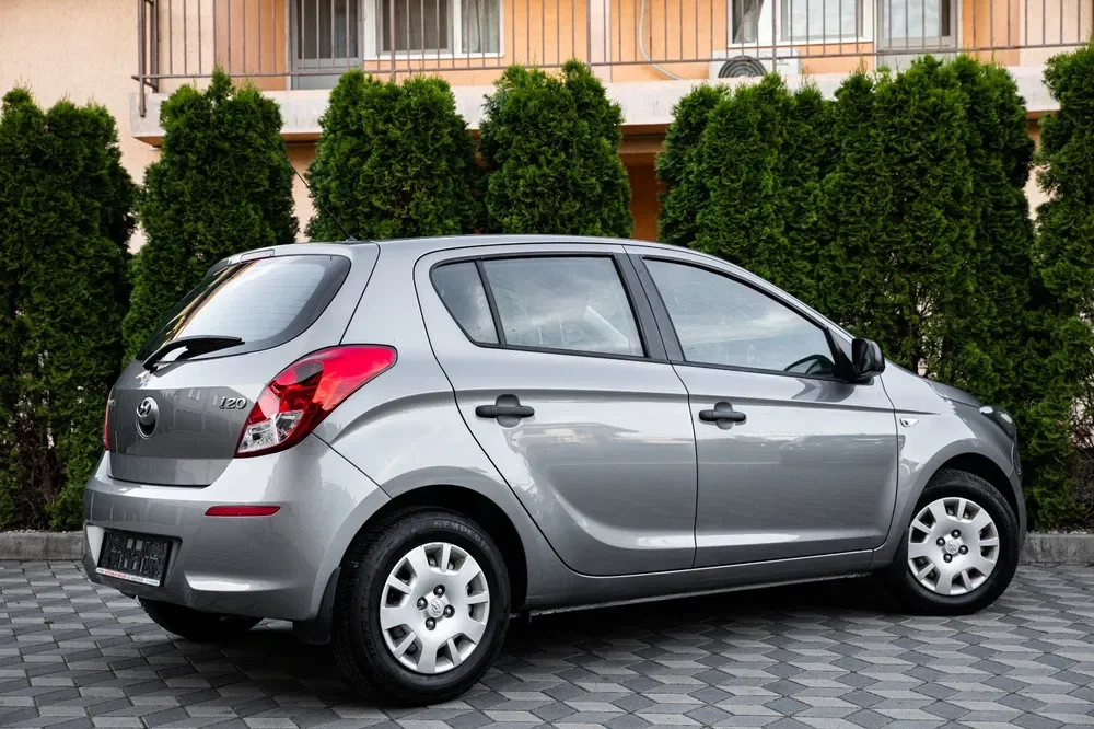 Hyundai i20 2013 | 1.2 Benzină Aspirat | Distribuție Lanț | Climă | 163.739 Km Reali | Recent Import - Imagine 3