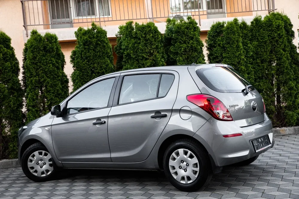 Hyundai i20 2013 | 1.2 Benzină Aspirat | Distribuție Lanț | Climă | 163.739 Km Reali | Recent Import - Imagine 4