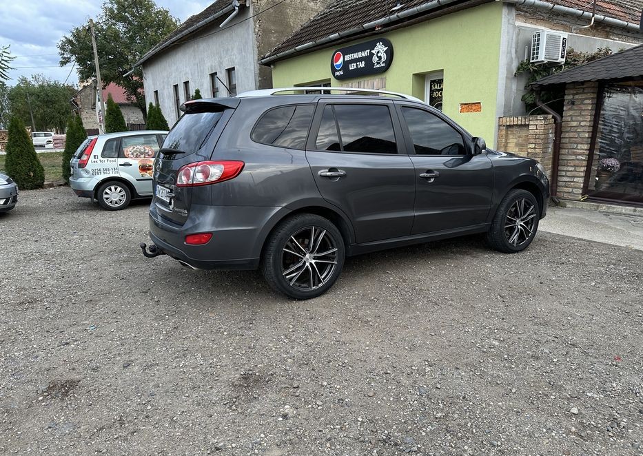 Hyundai Santa Fe 2009 | 2.2 Diesel | Cutie Automată | Turbină Schimbată | Jante Vară 20" + Iarnă 17" | Piele & Încălzire Scaune - Imagine 4